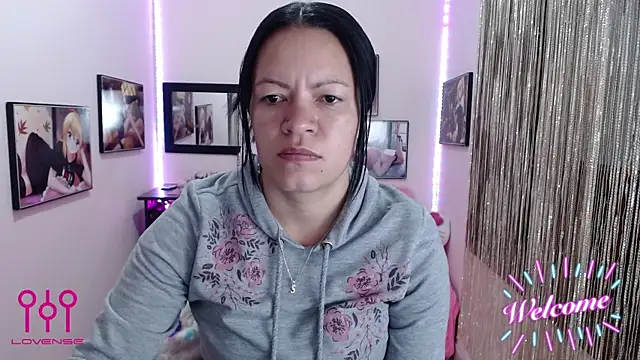 Cristal w online show from October 1, 2025, 1:37 pm