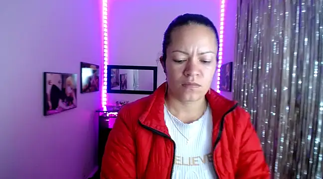 Cristal w online show from March 7, 2025, 4:22 pm