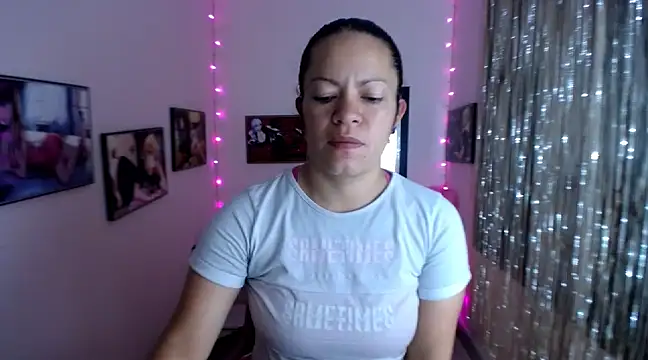 Cristal w online show from February 27, 2025, 12:23 pm