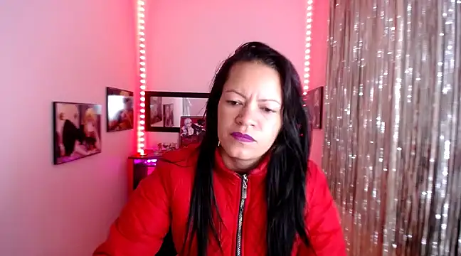 Cristal w online show from March 12, 2025, 4:24 pm