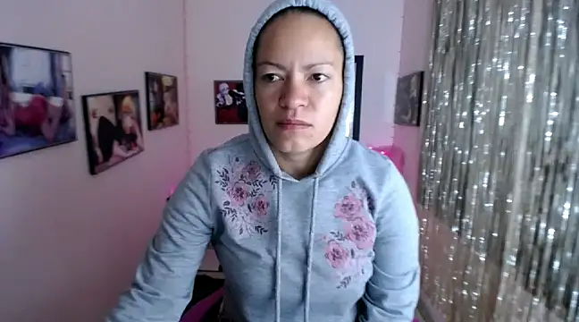 Cristal w online show from February 19, 2025, 12:22 pm