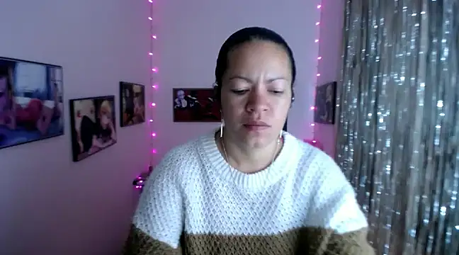 Cristal w online show from February 18, 2025, 12:06 pm