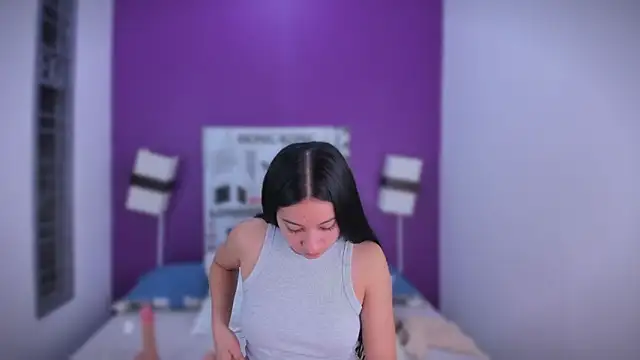 Lila Pinky online show from September 19, 2025, 12:09 pm