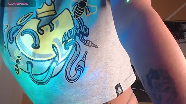 Ey im simone online show from September 28, 2025, 1:07 pm