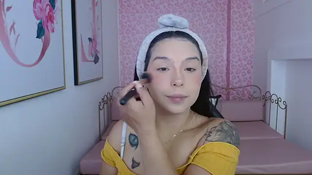 Small naughty  online show from May 14, 2026, 1:08 pm