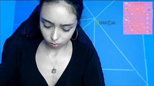 Snapshot of lilylouisee chatting on April 21, 2026, 8:59 pm lilylouisee online show from April 21, 2026, 8:59 pm