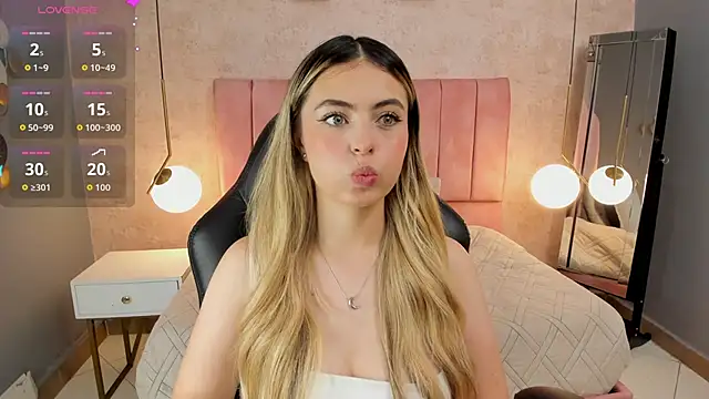 Snapshot of magic_fernanda chatting on October 15, 2025, 5:10 pm magic fernanda online show from October 15, 2025, 5:10 pm