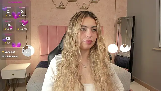 Snapshot of magic_fernanda chatting on September 19, 2025, 10:36 pm magic fernanda online show from September 19, 2025, 10:36 pm