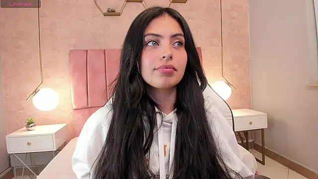 magic fernanda online show from March 4, 2025, 11:32 pm