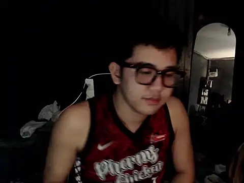 xgregor07 online show from December 4, 2025, 4:06 pm