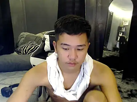 xgregor07 online show from October 28, 2025, 3:44 pm