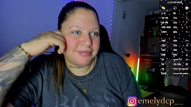 mariana maze online show from April 14, 2026, 2:05 am