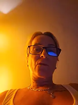 Snapshot of Steffi45 chatting on July 1, 2026, 7:25 pm Steffi45 online show from July 1, 2026, 7:25 pm