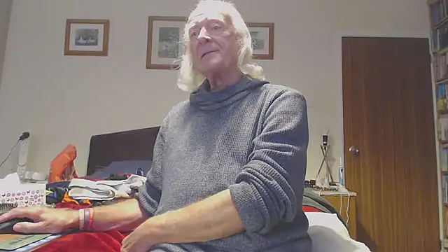 WaverlyKernow online show from October 16, 2025, 2:03 pm