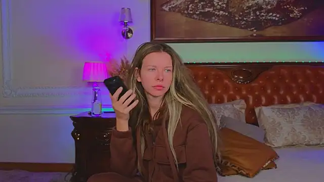 Real Tini online show from December 1, 2025, 6:14 am