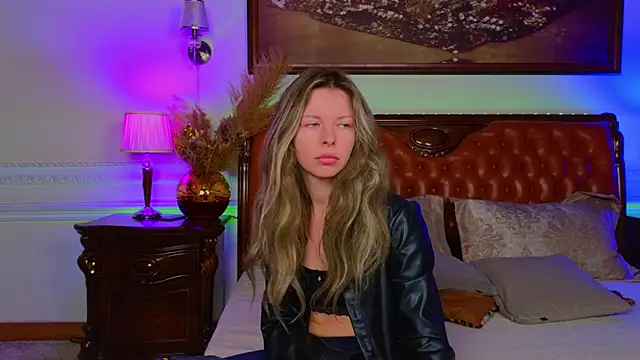 Real Tini online show from November 27, 2025, 6:14 am