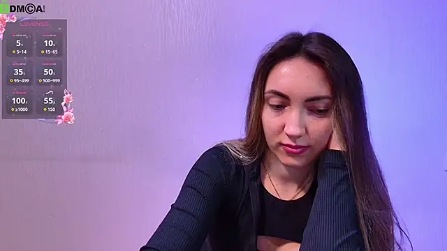 cute  angell online show from October 22, 2025, 3:11 pm