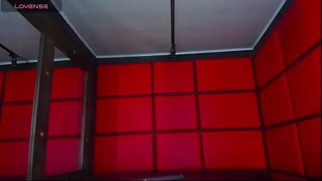 Snapshot of ElianFoxter chatting on October 1, 2025, 10:46 pm ElianFoxter online show from October 1, 2025, 10:46 pm