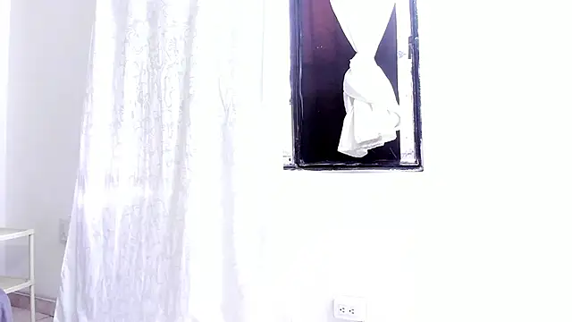 luna hoott online show from October 4, 2025, 1:23 pm