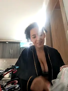 Erza-Scarlett online show from January 23, 2025, 1:45 pm