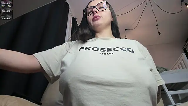 Snapshot of lecherous_wife chatting on October 13, 2025, 5:58 pm lecherous wife online show from October 13, 2025, 5:58 pm