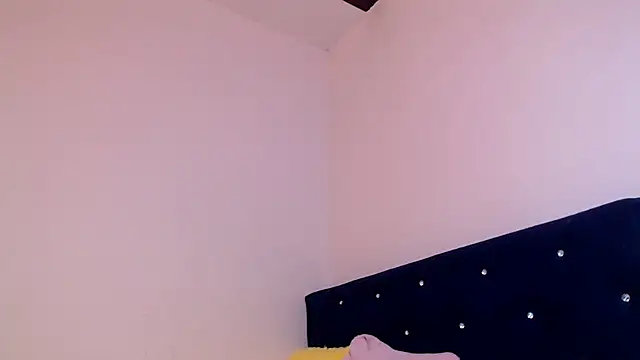 Snapshot of Aliice_Doll chatting on January 29, 2025, 11:04 pm Aliice Doll online show from January 29, 2025, 11:04 pm