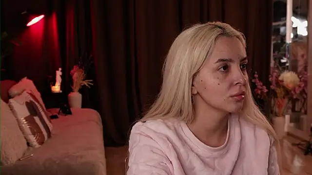 Snapshot of VictoriaMorrone chatting on October 7, 2025, 6:20 pm VictoriaMorrone online show from October 7, 2025, 6:20 pm