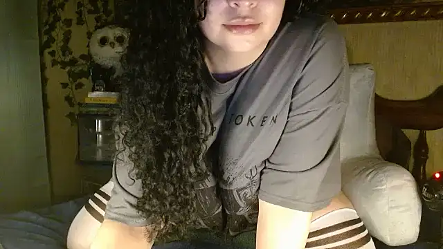Snapshot of ShaeVictoria chatting on February 9, 2025, 11:57 pm ShaeVictoria online show from February 9, 2025, 11:57 pm