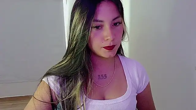 Snapshot of Lia_14_ chatting on February 2, 2026, 8:19 pm Lia 14 online show from February 2, 2026, 8:19 pm