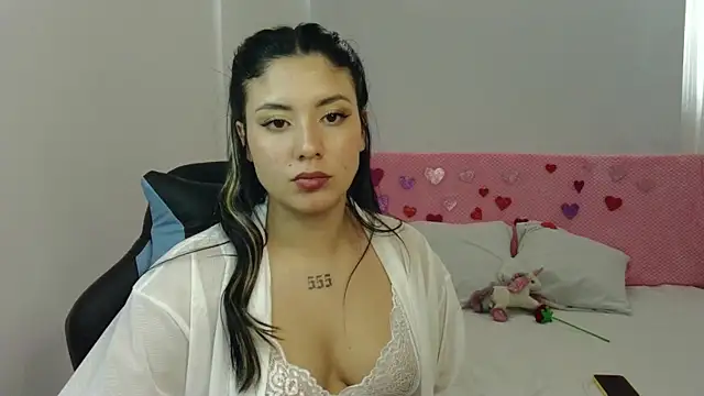 Lia 14  online show from February 19, 2025, 8:52 pm