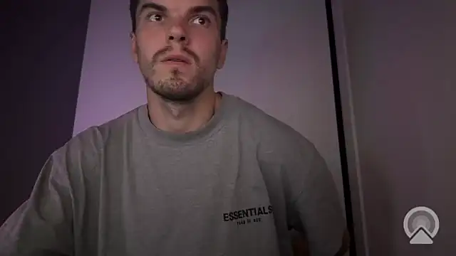 jessilin online show from October 15, 2025, 11:02 pm