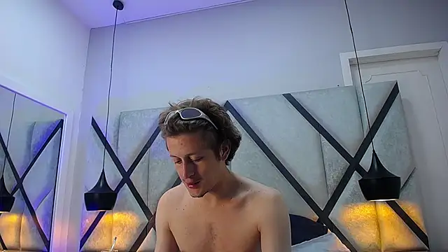 AnthonyAlso online show from October 28, 2025, 8:19 pm