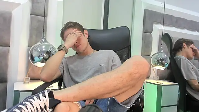 AnthonyAlso online show from October 8, 2025, 8:20 pm