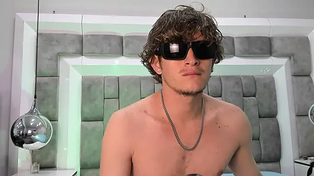 AnthonyAlso online show from October 18, 2025, 8:33 pm