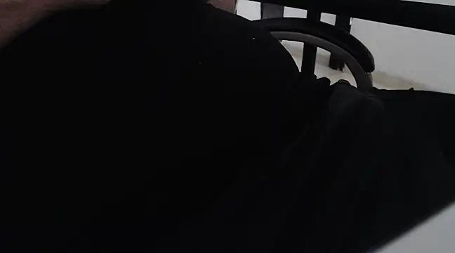 johndiaz23 online show from February 12, 2025, 7:24 pm