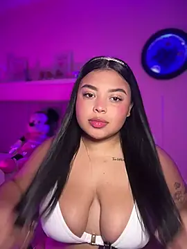 Emily cooper20 online show from May 26, 2026, 2:42 am