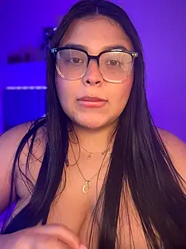 Snapshot of Emily_cooper20 chatting on February 27, 2026, 4:01 am Emily cooper20 online show from February 27, 2026, 4:01 am