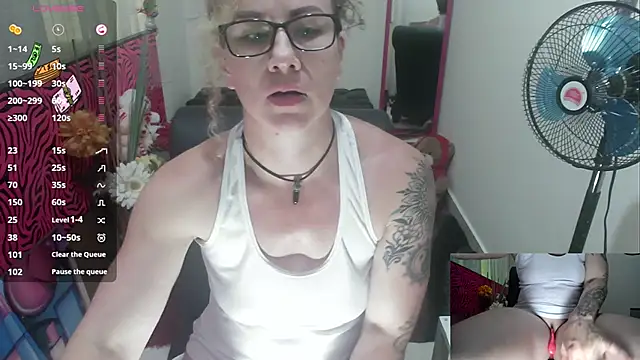 ViickySexy online show from October 27, 2025, 7:26 pm