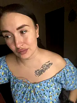 Snapshot of Roxana_Bell chatting on October 6, 2025, 3:46 pm Roxana Bell online show from October 6, 2025, 3:46 pm