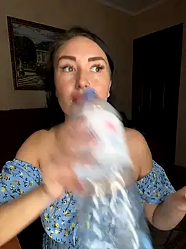 Snapshot of Roxana_Bell chatting on September 29, 2025, 5:51 pm Roxana Bell online show from September 29, 2025, 5:51 pm