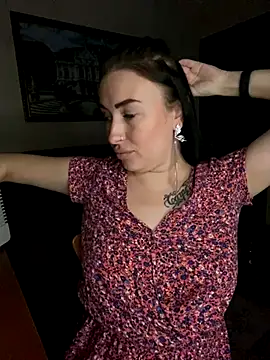 Snapshot of Roxana_Bell chatting on October 2, 2025, 6:00 pm Roxana Bell online show from October 2, 2025, 6:00 pm