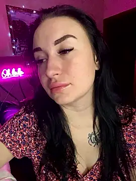 Roxana Bell online show from December 4, 2024, 8:23 pm