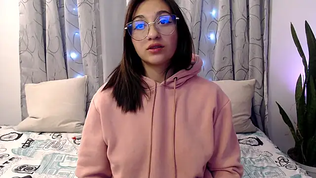 zoe moon18 online show from December 23, 2024, 11:28 pm