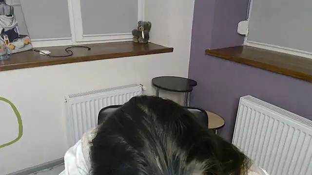 Snapshot of Caramel_bunny chatting on October 9, 2025, 11:44 am Caramel bunny online show from October 9, 2025, 11:44 am