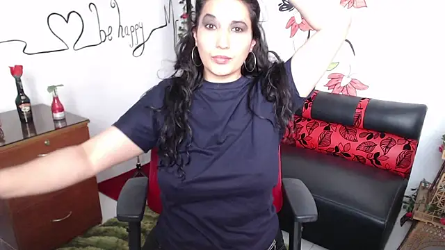 Roxanne Ssummers online show from January 8, 2025, 8:18 pm