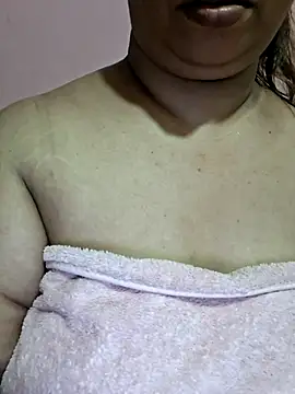 Ravina patil1 online show from March 25, 2026, 7:57 pm