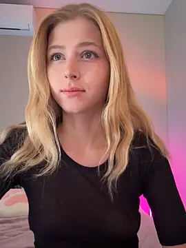 LunaRase online show from March 15, 2026, 9:27 am