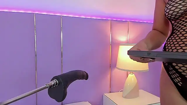 SophyRuiz  online show from November 11, 2025, 11:49 am