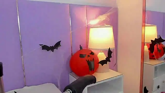 SophyRuiz  online show from October 21, 2025, 11:53 am