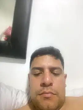 Snapshot of EsneiderLopeez chatting on October 30, 2025, 9:55 pm EsneiderLopeez online show from October 30, 2025, 9:55 pm